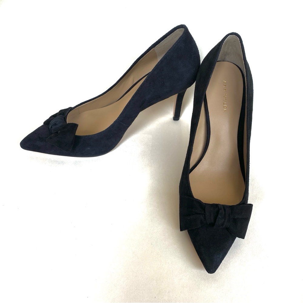 Ann Taylor 6.5 Suede Bow Heels